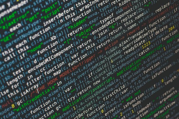 Comment activer et utiliser la fonctionnalité de dictée vocale pour rédiger des notes sur un iPhone 13?